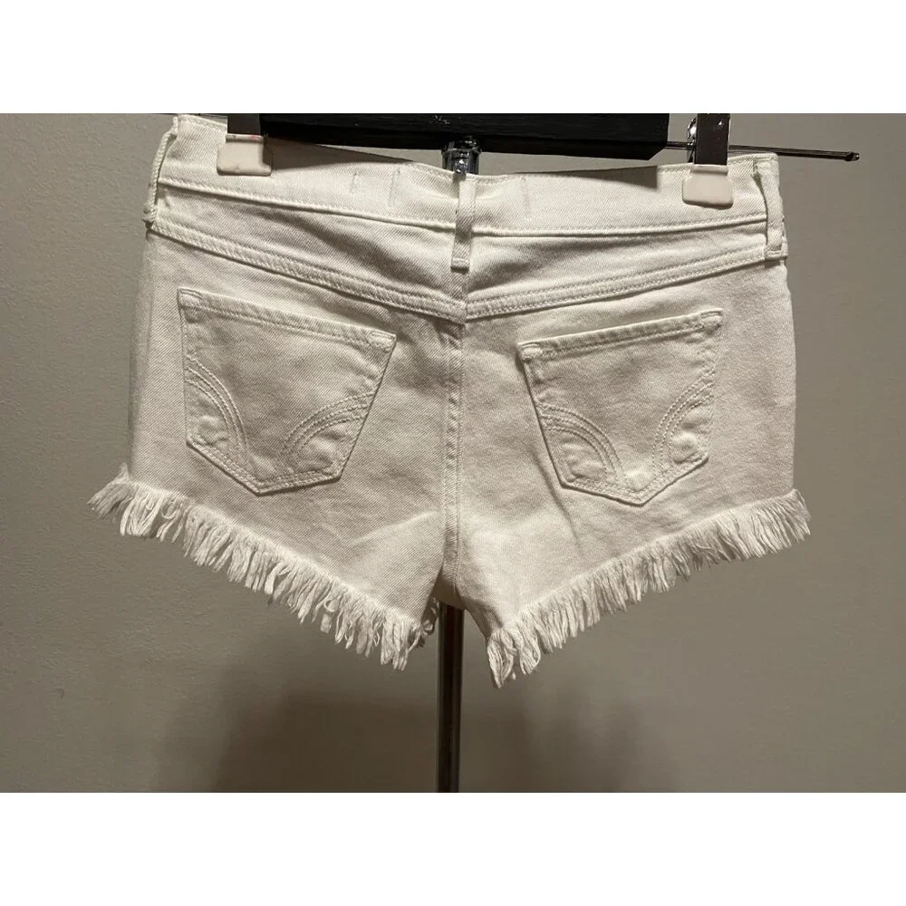 Hollister Low-Rise Short Short Women/ Junior Size 1 (28X2” measured)  Shorts - Picture 7 of 10